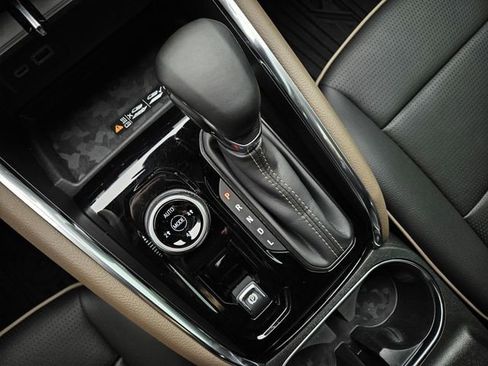 Used 2025 GMC Canyon Denali image 20