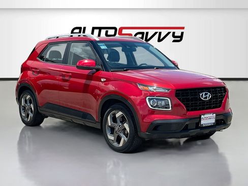 Used 2022 Hyundai Venue Limited FWD image 1