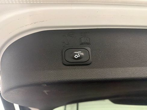 Used 2017 Ford Escape SE w/ Equipment Group 201A FWD image 20