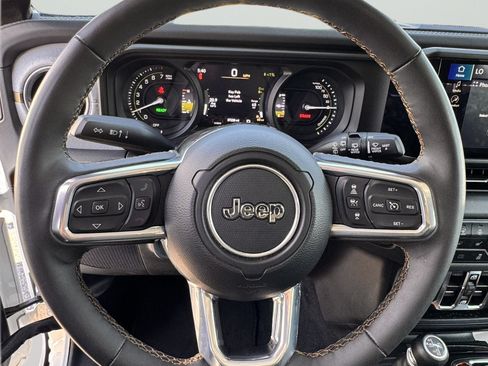 Used 2024 Jeep Wrangler Unlimited Sahara AWD/4WD image 13