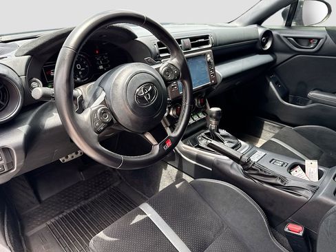 Used 2024 Toyota GR86 Premium RWD image 9