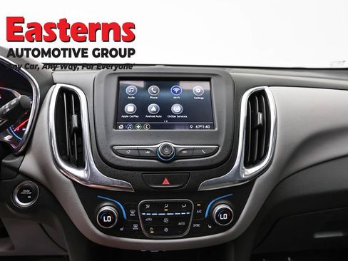 Used 2019 Chevrolet Equinox LT w/ Driver Convenience Package AWD/4WD image 12