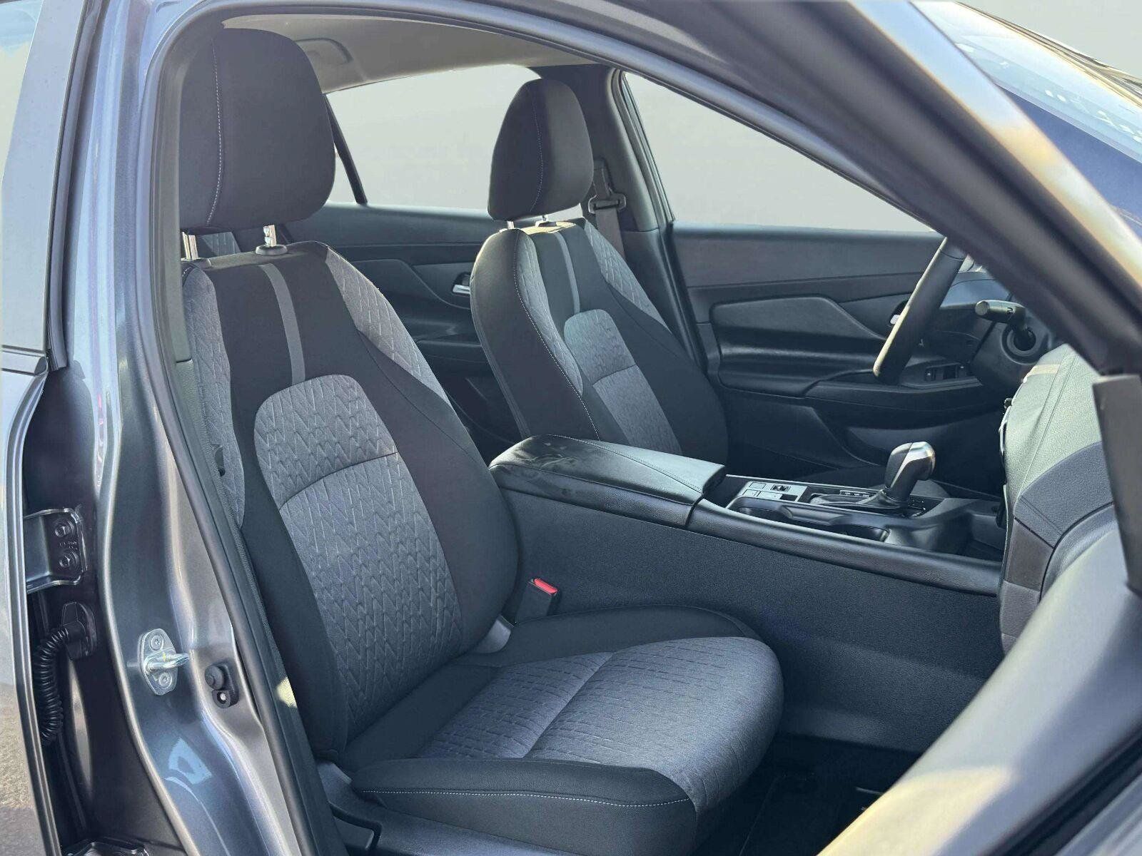 Used 2026 Nissan Sentra SV w/ SV Convenience Package FWD image 36
