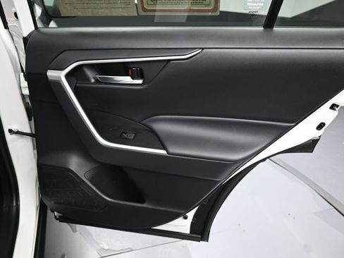 Certified 2024 Toyota RAV4 XLE w/ Convenience Package image 33