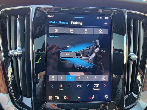 Used 2025 Volvo V60 B5 Cross Country Plus image 29