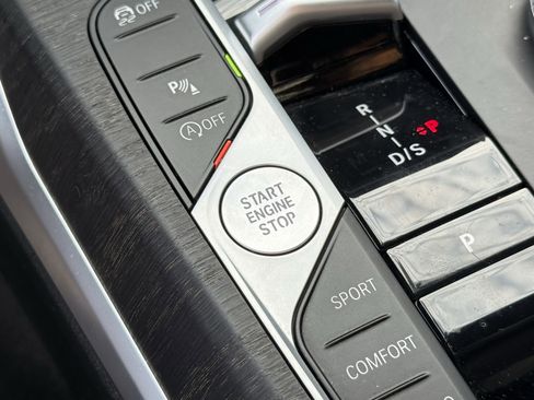 Used 2024 BMW 330i Sedan w/ Convenience Package image 24