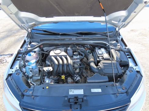Used 2014 Volkswagen Jetta S image 9