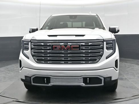 Used 2023 GMC Sierra 1500 Denali w/ Technology Package AWD/4WD image 7