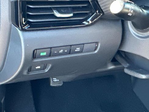 New 2025 Nissan Sentra SV image 21