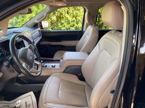 Used 2024 Ford Expedition Limited AWD/4WD image 34