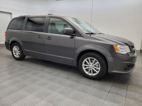 Used 2019 Dodge Grand Caravan SXT image 11