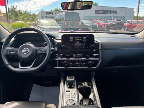 Used 2023 Nissan Pathfinder SL AWD/4WD image 20