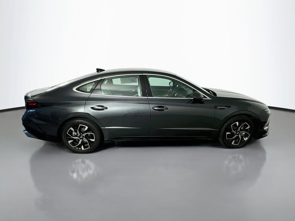 Used 2025 Hyundai Sonata SEL FWD image 8