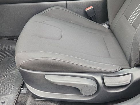 Used 2024 Hyundai Elantra Blue image 23