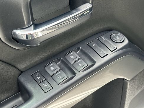 Used 2018 Chevrolet Silverado 1500 LT w/ All Star Edition AWD/4WD image 15