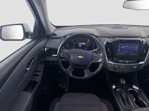 Used 2020 Chevrolet Traverse LT w/ Driver Confidence II Package AWD/4WD image 17