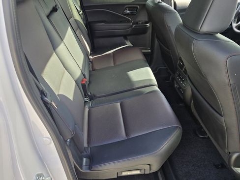 Used 2025 Honda Ridgeline Black Edition image 15