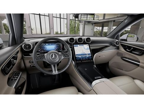 Certified 2025 Mercedes-Benz GLC 300 4MATIC image 3