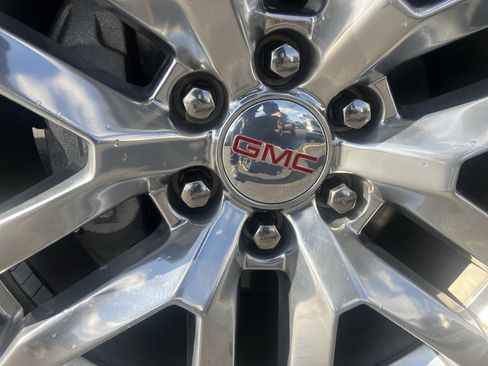 Used 2021 GMC Sierra 1500 SLT w/ SLT Premium Plus Package AWD/4WD image 9