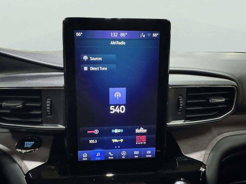 Used 2024 Ford Explorer Platinum w/ Technology Package AWD/4WD image 60