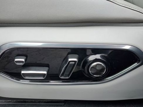 Certified 2022 Jeep Grand Cherokee Overland w/ Advanced Protech Group III image 26