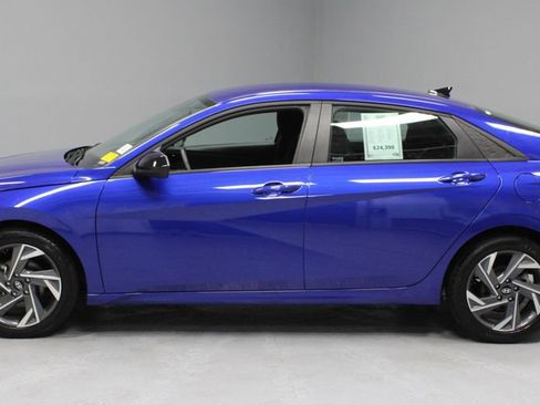 Used 2025 Hyundai Elantra Sport FWD image 7