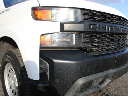 Used 2019 Chevrolet Silverado 1500 W/T w/ Trailering Package image 5