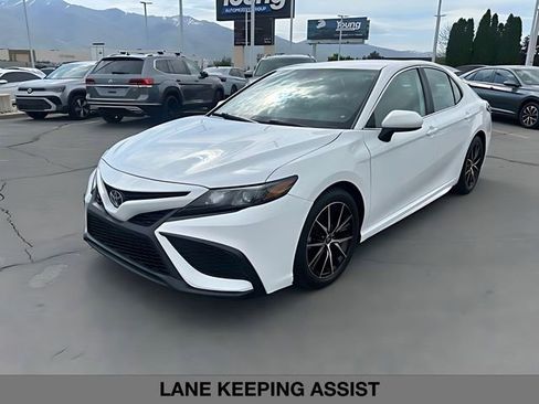 Used 2021 Toyota Camry SE FWD image 5