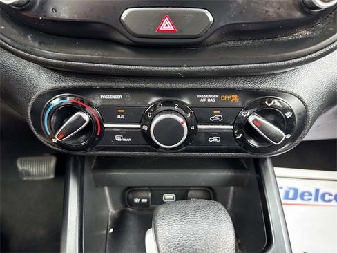 Used 2020 Kia Soul LX image 25