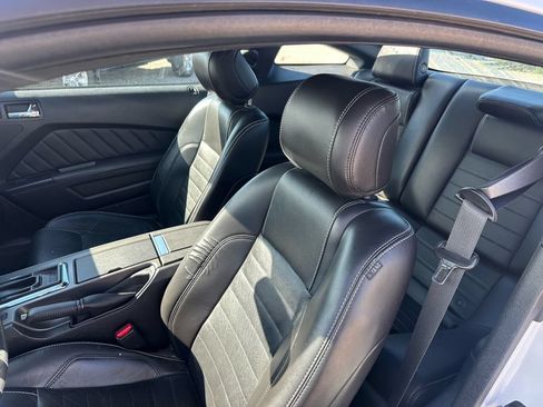 Used 2014 Ford Mustang Premium RWD image 26