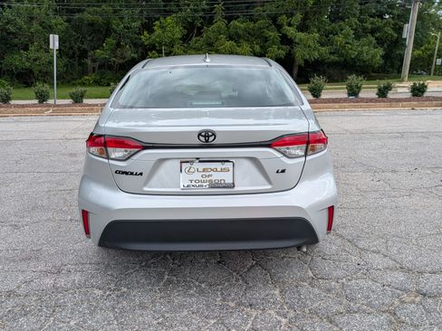 Used 2026 Toyota Corolla LE w/ LE Premium Package FWD image 4