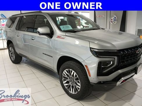 Used 2025 Chevrolet Suburban Z71 AWD/4WD image 1