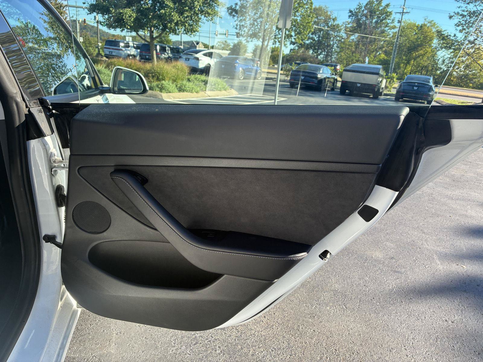 Used 2022 Tesla Model 3 Long Range AWD/4WD image 7