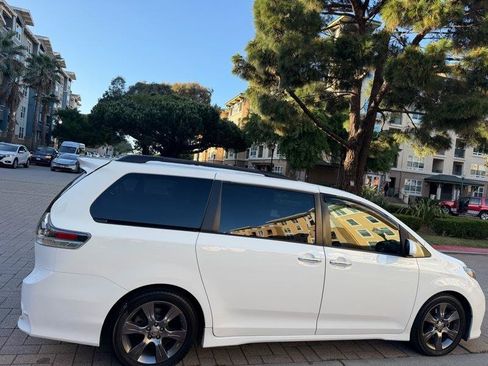 Used 2015 Toyota Sienna SE Premium FWD image 19