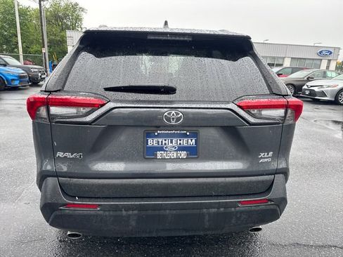 Used 2021 Toyota RAV4 XLE Premium AWD/4WD image 4