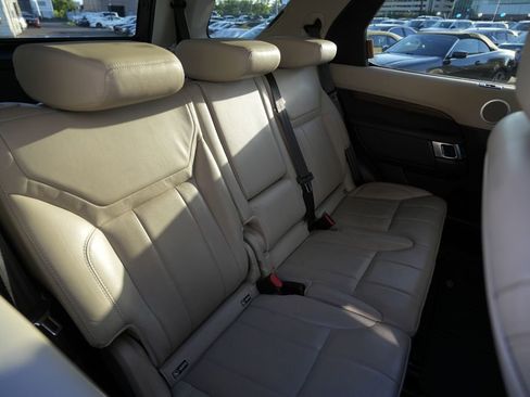 Used 2018 Land Rover Discovery HSE AWD/4WD image 28