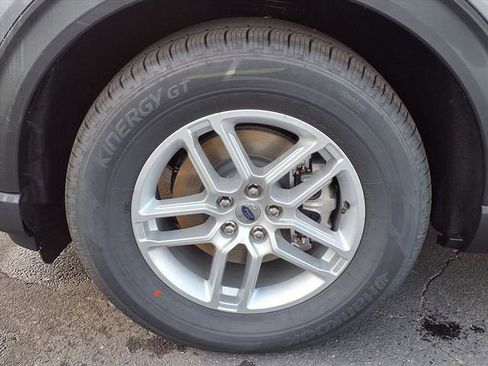 New 2026 Ford Explorer Active w/ Active Comfort Package RWD image 2
