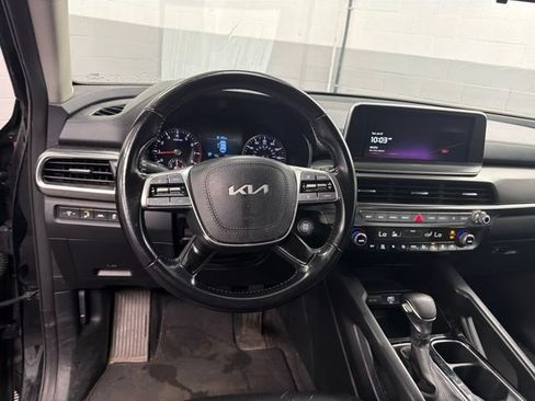 Used 2022 Kia Telluride LX AWD/4WD image 11
