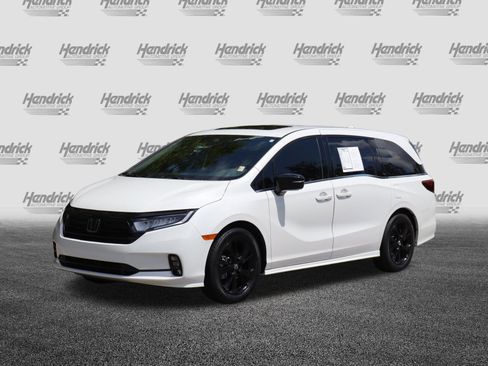 Used 2024 Honda Odyssey Sport image 5