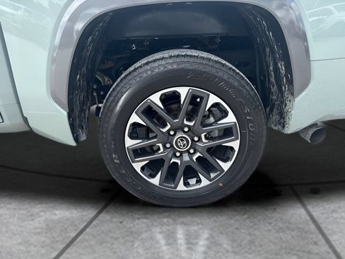 Used 2024 Toyota Tundra Limited AWD/4WD image 27
