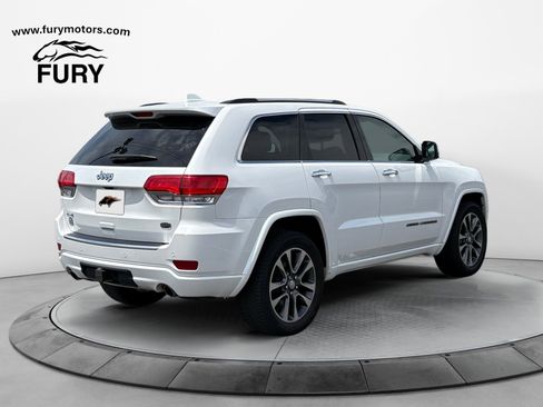 Used 2017 Jeep Grand Cherokee Overland AWD/4WD image 3