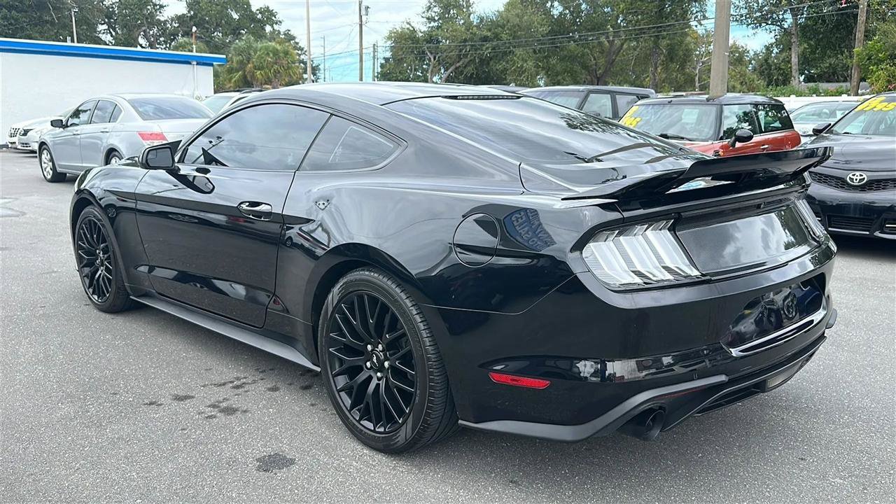 Used 2018 Ford Mustang Coupe RWD image 12