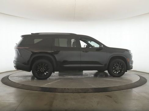 Used 2026 Chevrolet Traverse LT w/ Midnight/Sport Edition image 6