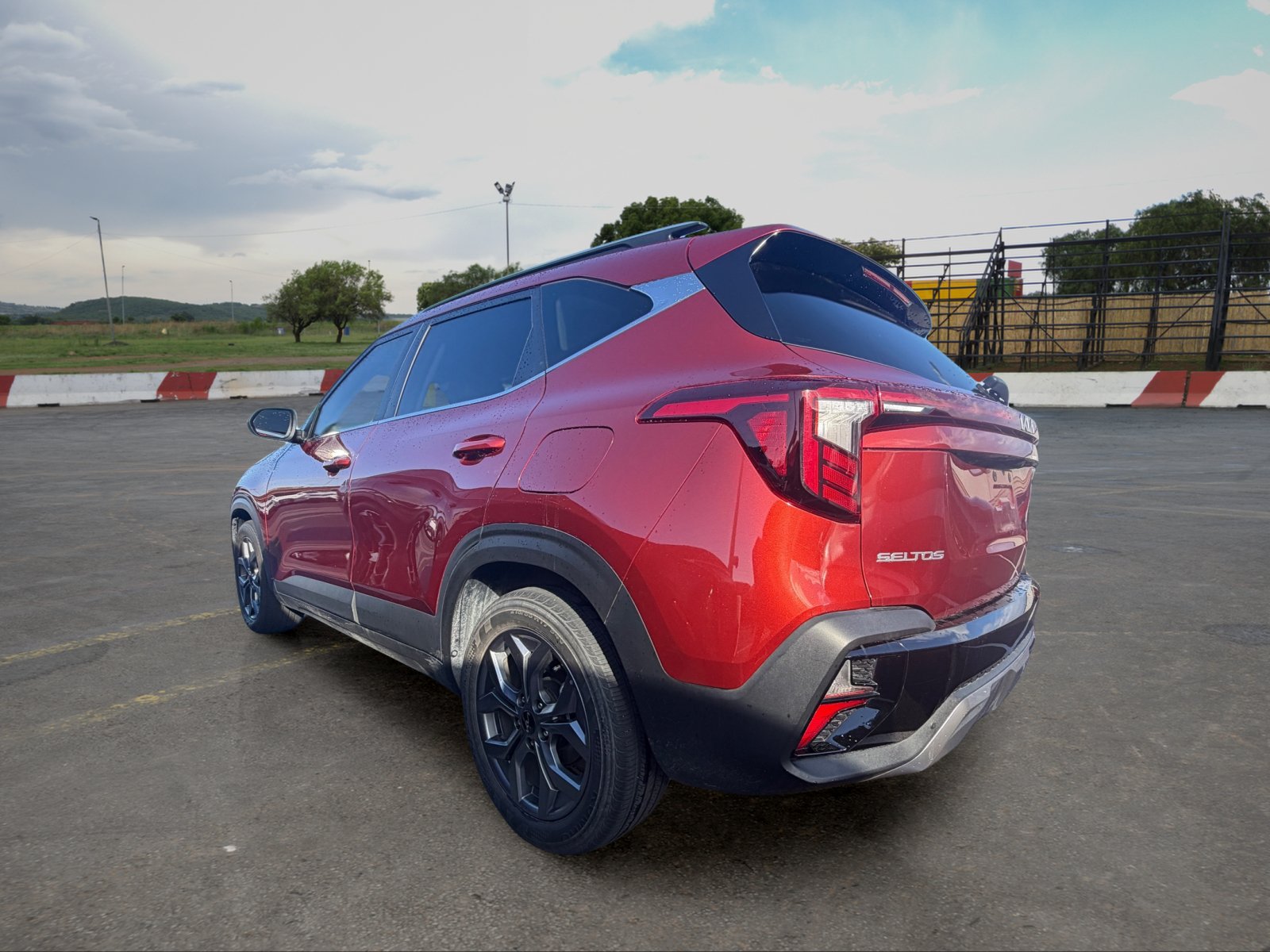Certified 2024 Kia Seltos S FWD image 3