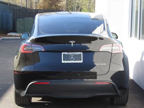 Used 2024 Tesla Model Y Long Range AWD/4WD image 7
