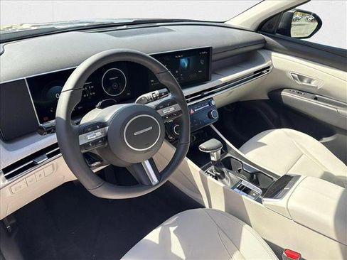New 2025 Hyundai Tucson SEL image 3