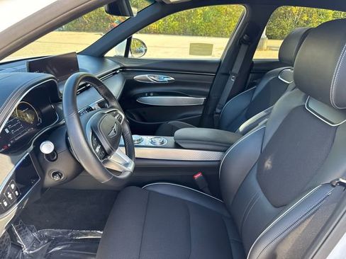 Used 2025 Genesis GV70 2.5T Sport Prestige w/ Sport Prestige Package image 43