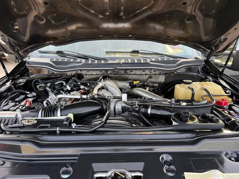 Used 2020 Ford F350 Platinum w/ FX4 Off-Road Package image 37