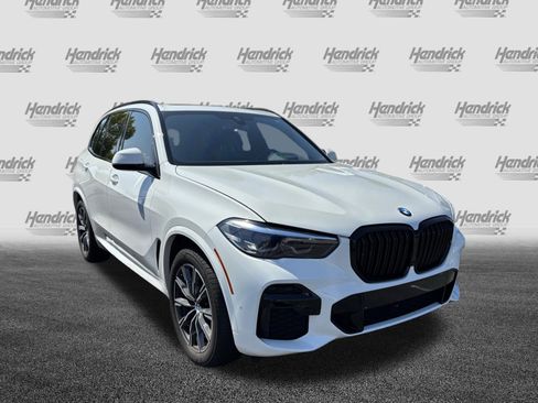 Used 2022 BMW X5 xDrive40i w/ M Sport Package AWD/4WD image 3