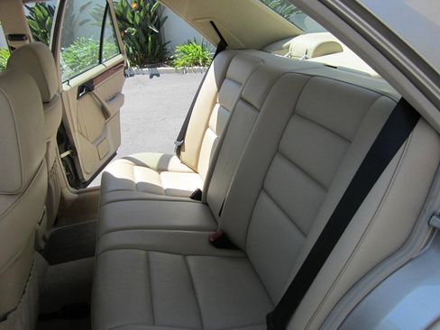 Used 1995 Mercedes-Benz E 320 Sedan image 20